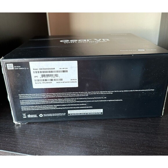 Samsung Gear VR SM-R324 With Controller Complete Powered by oculus - Picture 2 of 5